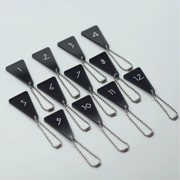 ロッカーキーホルダー トライアングル スモークブラック（12個セット）